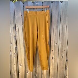 Athlete Textured Brooklyn Jogger